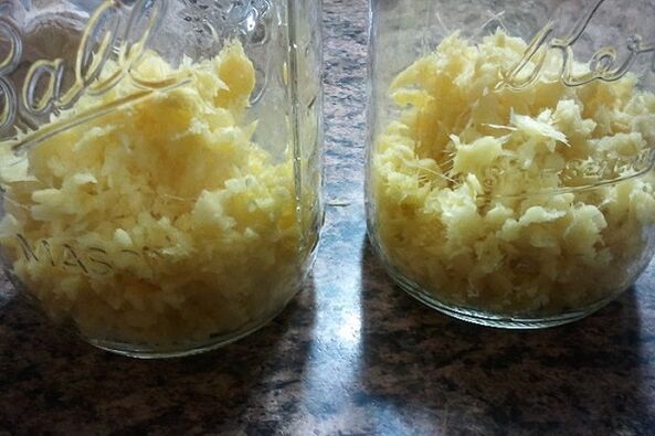 Ginger alcohol dye